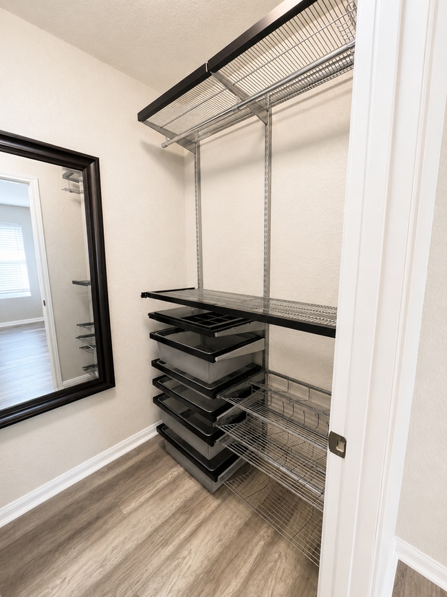 Building Photo - Wurzbach Meadows Town Home