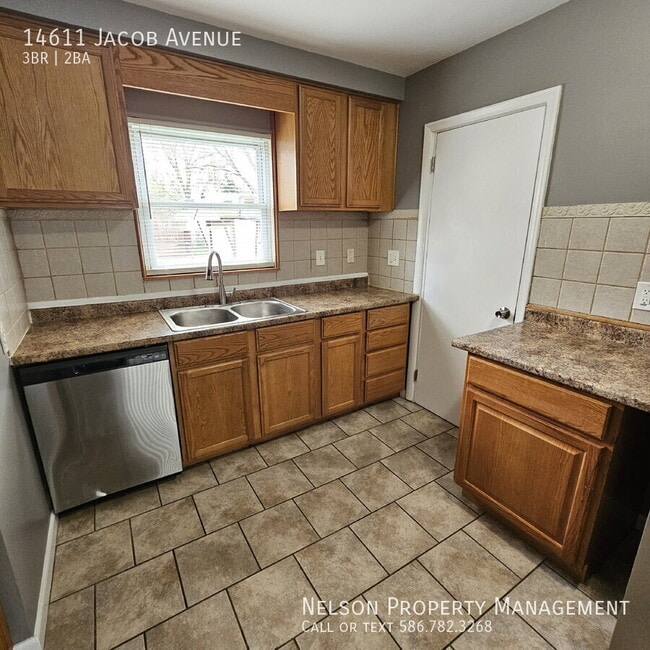Building Photo - 14611 Jacob Ave