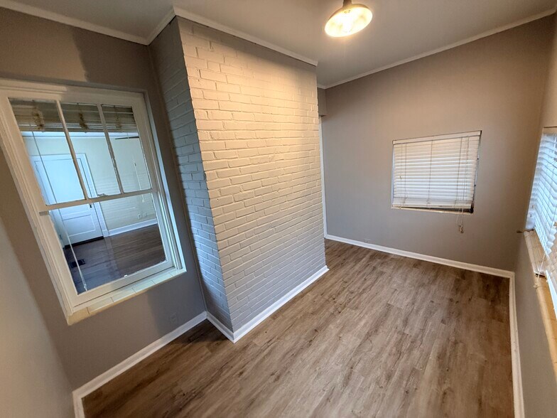 den/studio/nursery - 2589 Park St