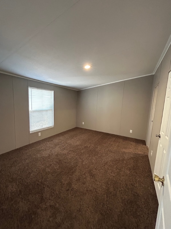 Building Photo - 3000 S 9th Ave