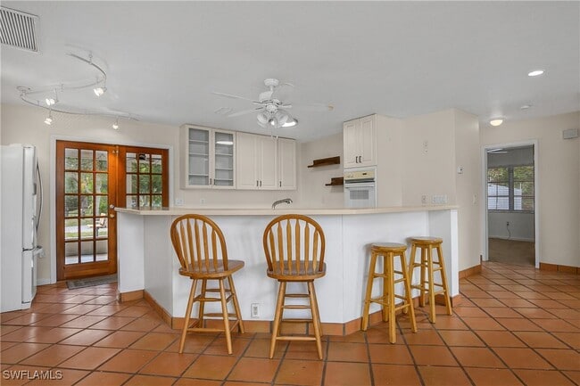 Building Photo - 48 Republic Dr