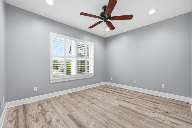 Building Photo - 47 Dominica Ct