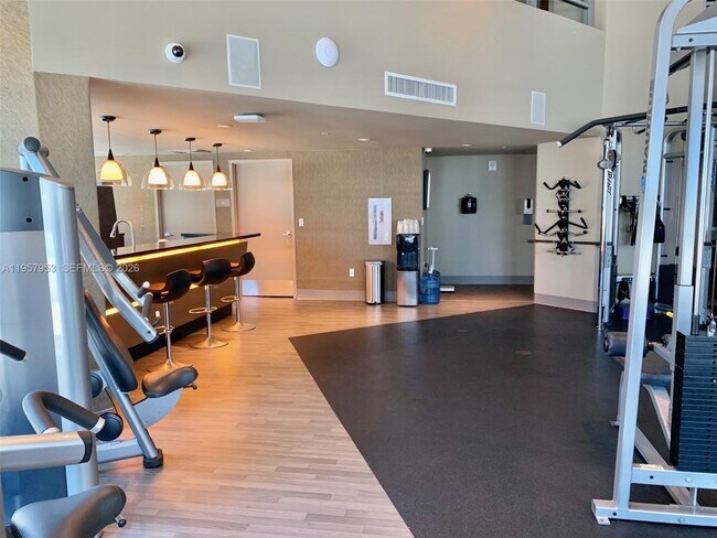 Building Photo - 3101 S Ocean Dr