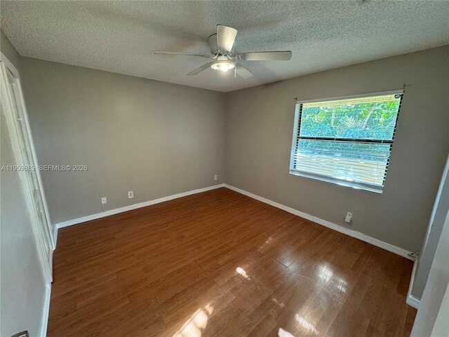 Building Photo - 9999 Summerbreeze Dr