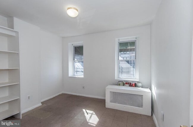 Building Photo - 2031 Wakeling St