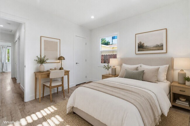 Building Photo - Modern Gated Retreat on a Private Lot.