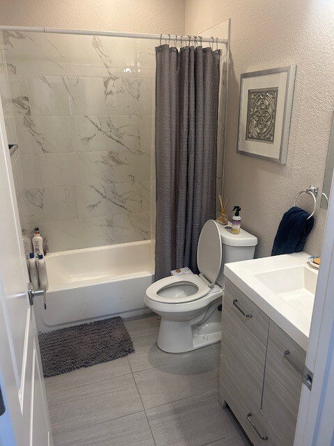 bathroom 2 - 1401 W 85th Ave