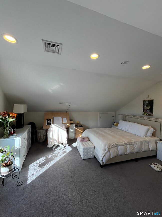 Building Photo - 79 Seaview Ave