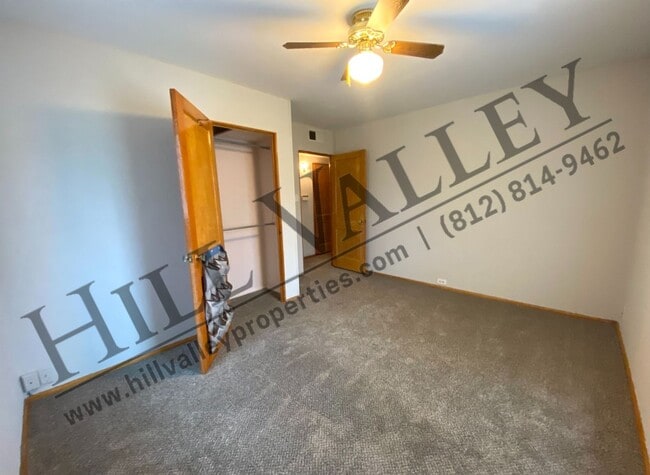 Building Photo - Two bedroom ranch - South