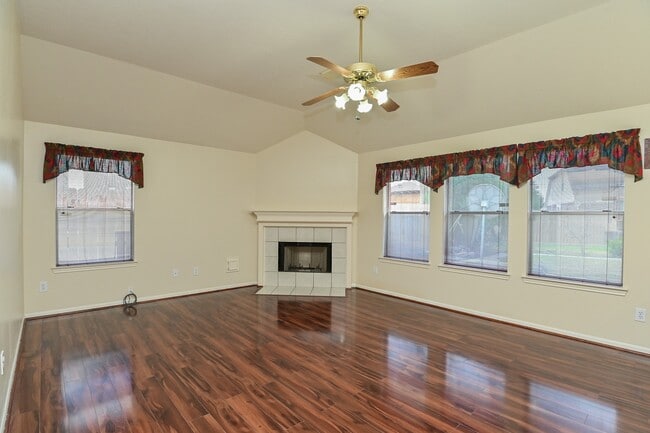 Building Photo - 12227 Meadowglen Dr