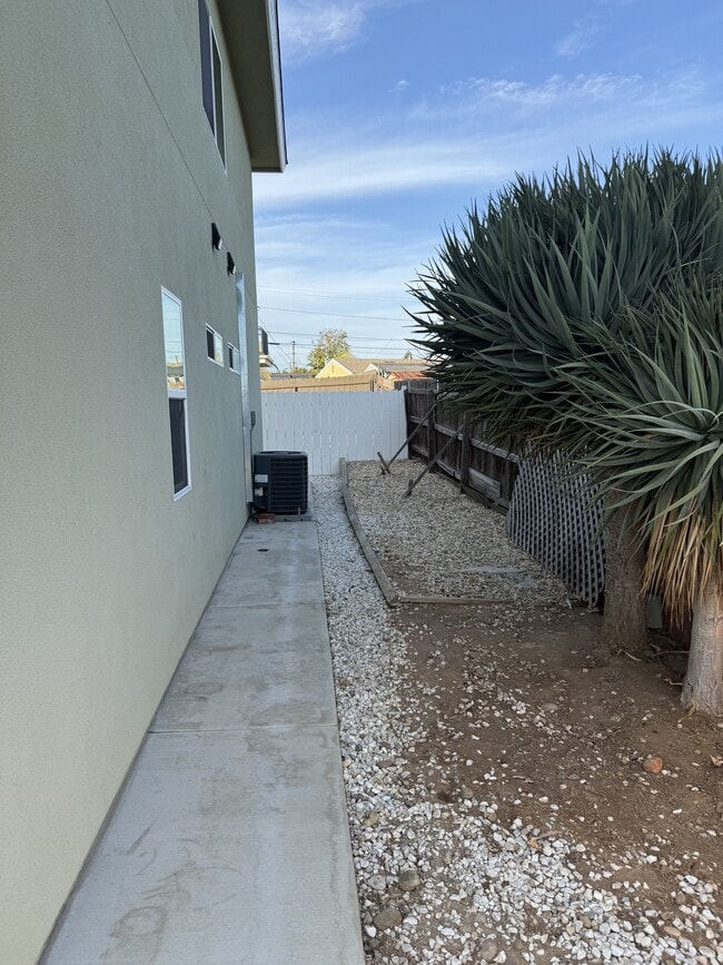 Building Photo - 4447 Hedionda Ct
