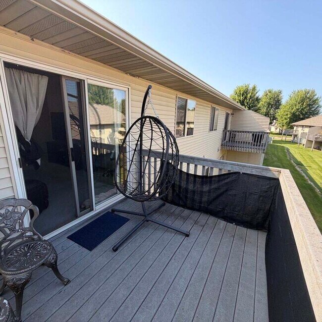 Building Photo - 9205 Orchard Cir