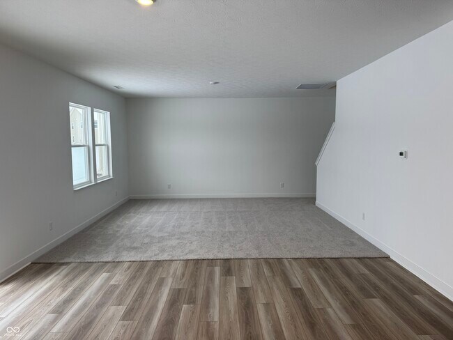 Building Photo - 2945 Grand Rdg Dr