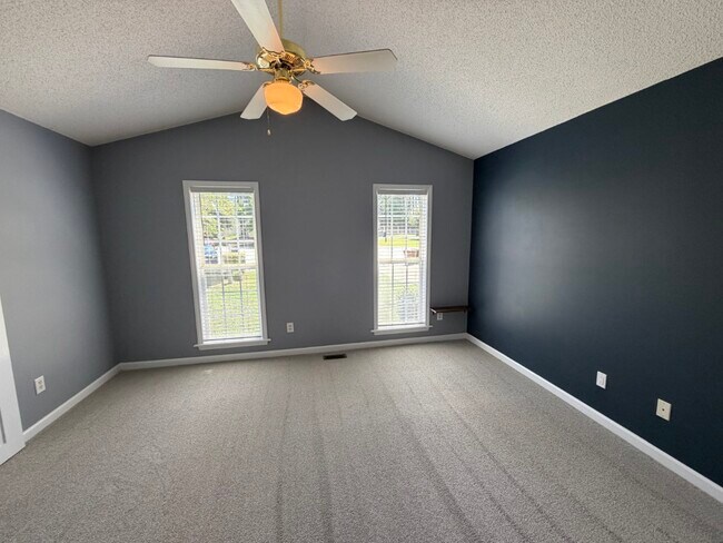 Building Photo - 401 Flagg Rd