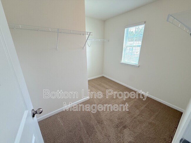 Building Photo - 3997 Long Arrow Dr
