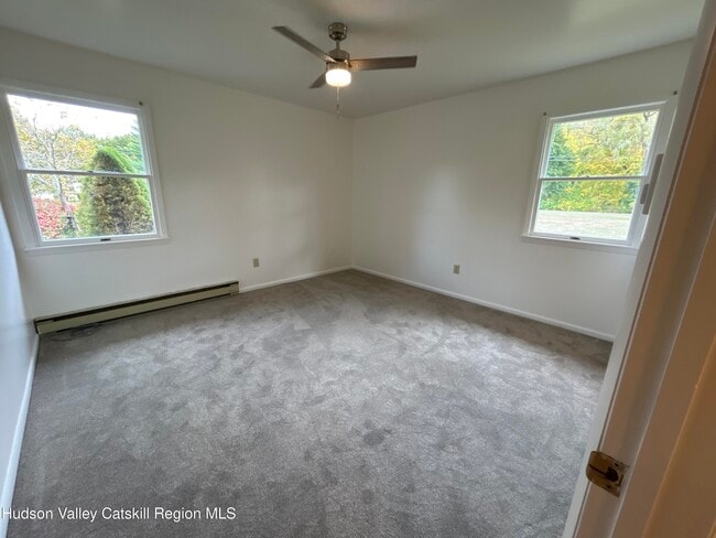 Building Photo - 5 Parkview Ct