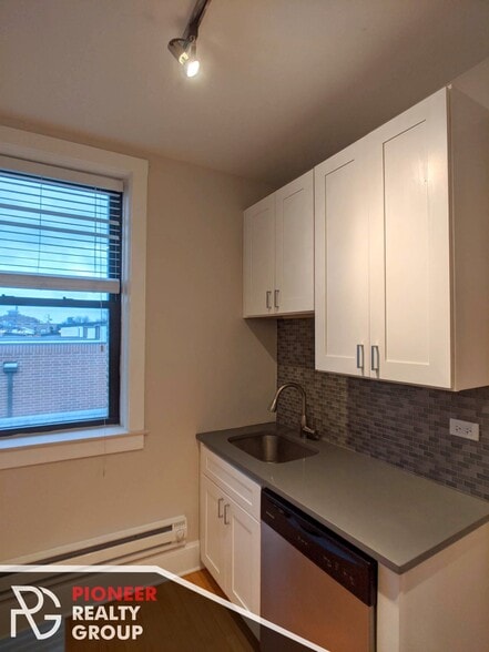 Building Photo - 2317 N Rockwell St