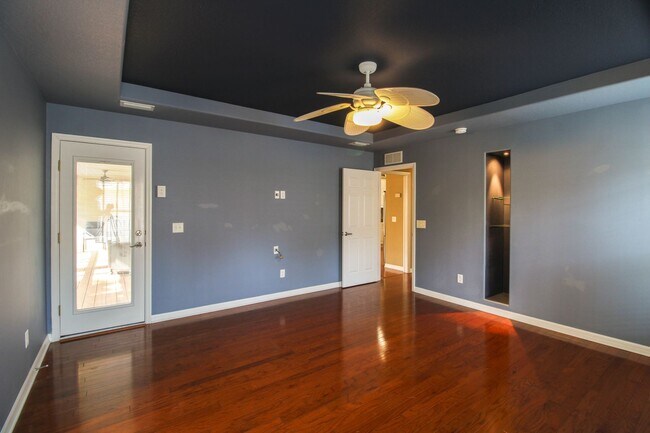 Building Photo - 6065 Spruce Point Cir