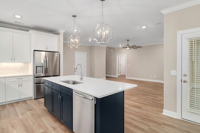 Building Photo - 204 Pineland Dr