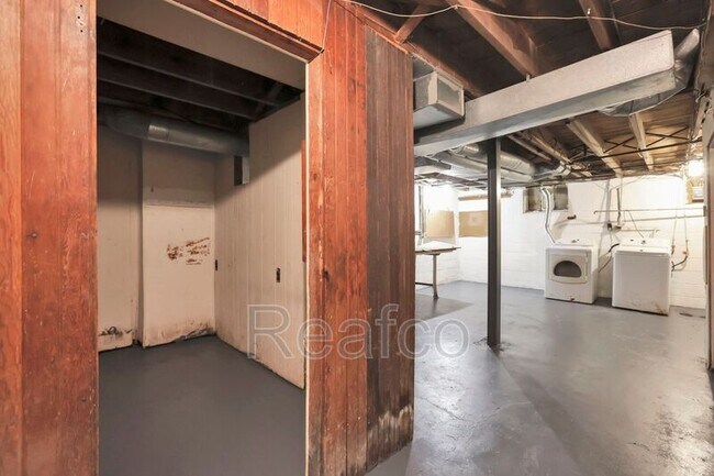 Building Photo - 53 S Burgess Ave