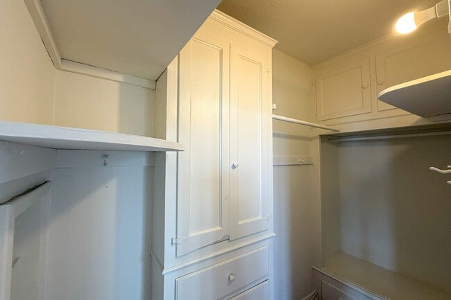 Building Photo - 1314 Hayworth Ave