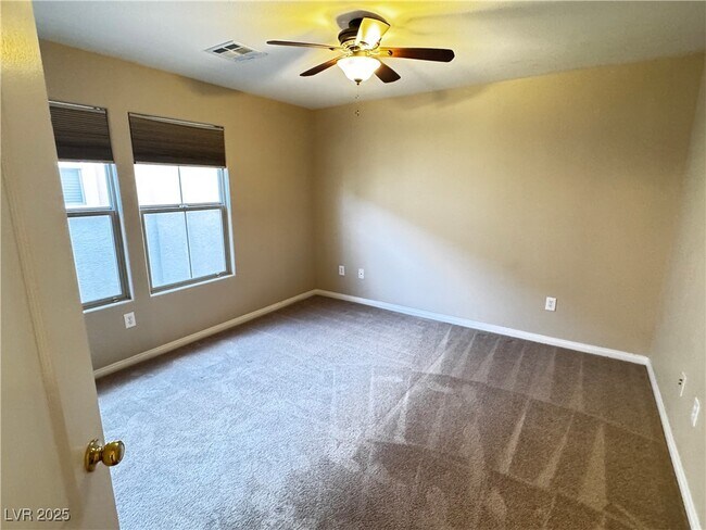 Building Photo - 5361 Candlespice Way