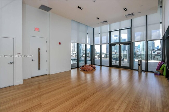 Building Photo - 1600 NE 1st Ave