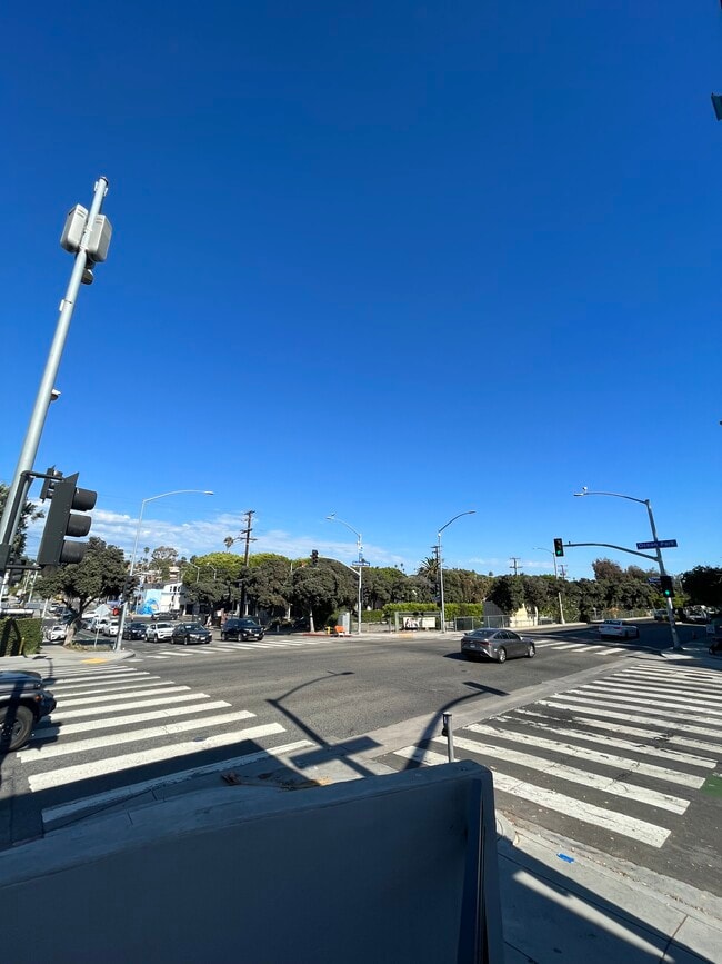 Building Photo - 161 Ocean Park Blvd