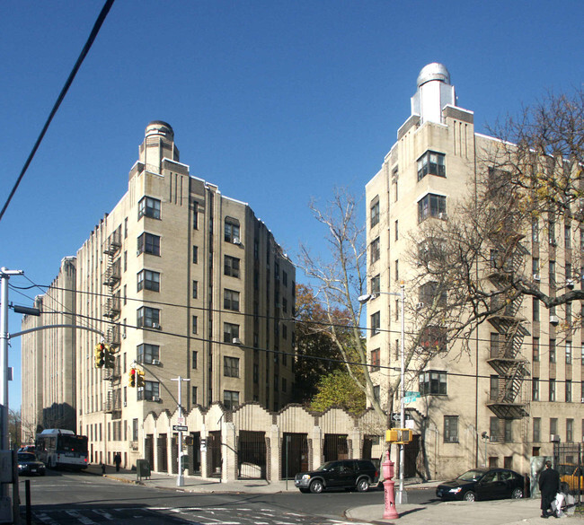 Building Photo - Noonan Plaza