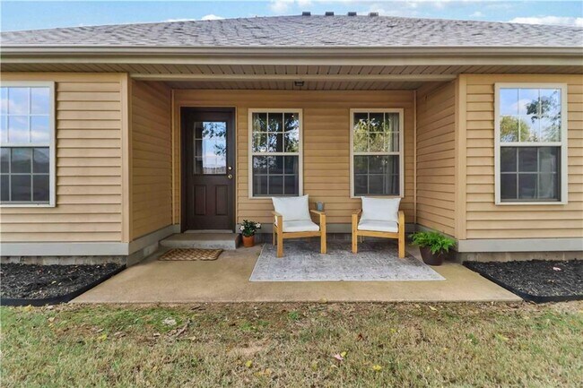 Building Photo - 3000 SW Wentworth Ave