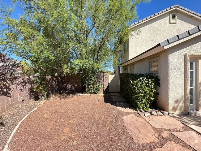 Building Photo - Santa Barbara At Summerlin