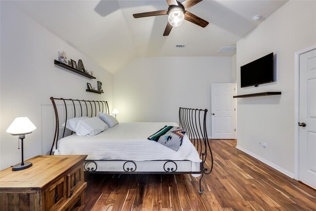 Building Photo - 1426 Gracy Dr