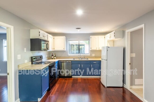 Building Photo - 1100 Wolf Trap Rd