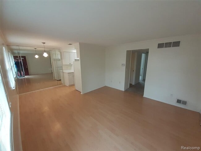 Building Photo - 154 Princeton Dr