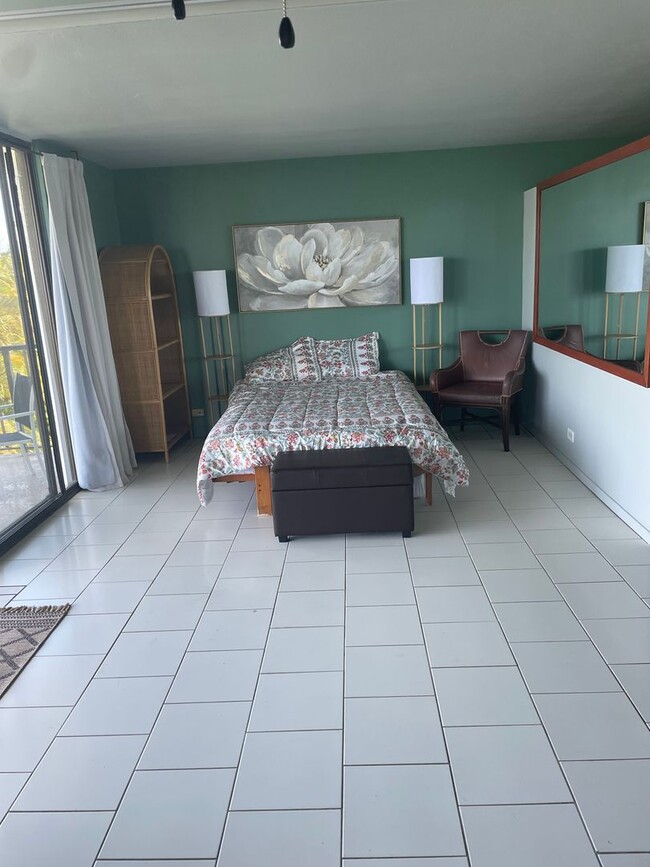 Building Photo - 2BR/ 1.5 BA & ocean view & fully furnished