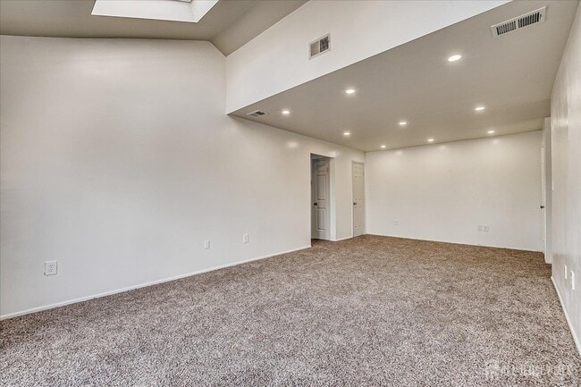 Building Photo - 213 Peach St