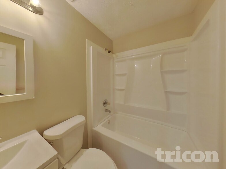 Building Photo - 7020 Setters Way