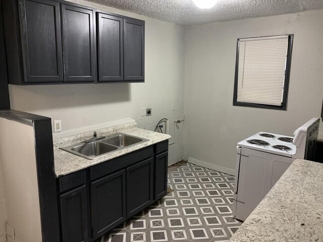 Building Photo - 1610 SE 62nd St