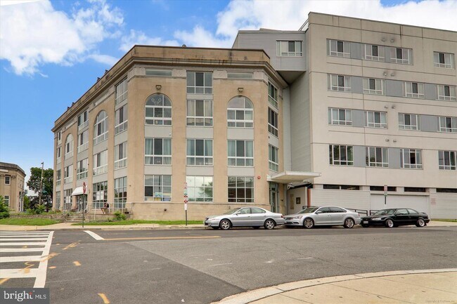 Primary Photo - 5885 Colorado Ave NW