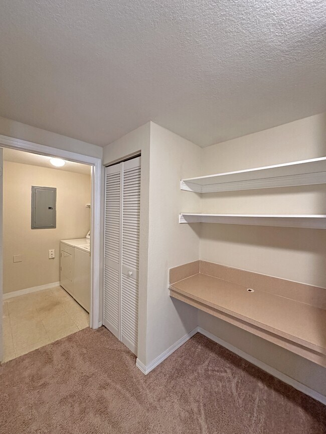 Building Photo - 110 SW Peacock Blvd