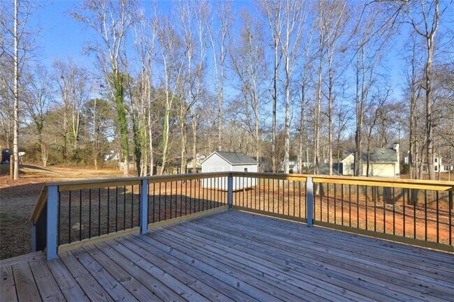 Building Photo - 95 Pine Grove Cir