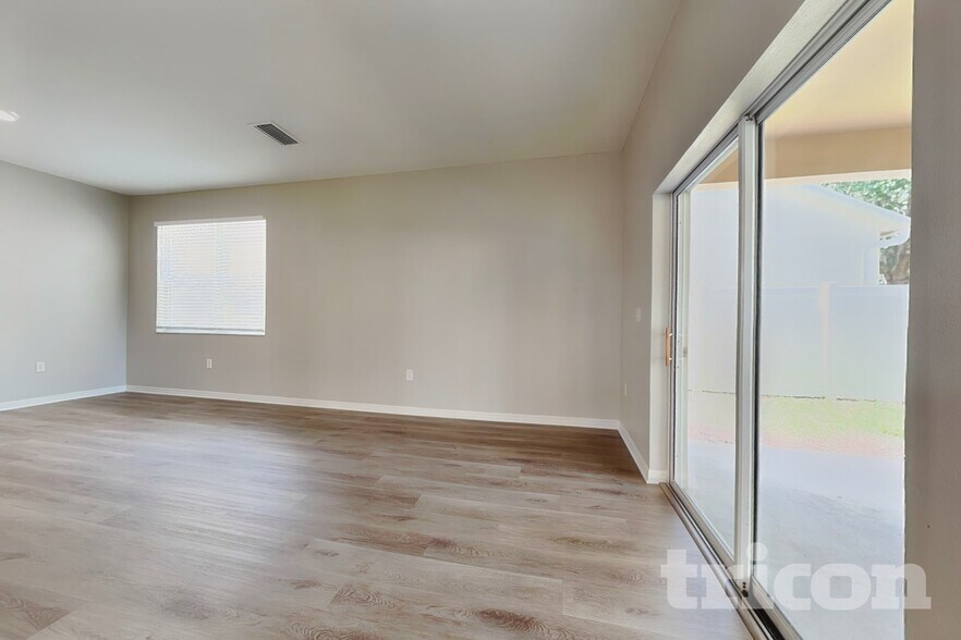 Building Photo - 34953 Meadow Reach Dr
