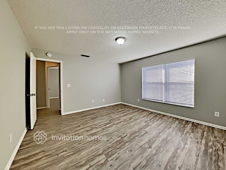 Building Photo - 425 Lagoon Dr