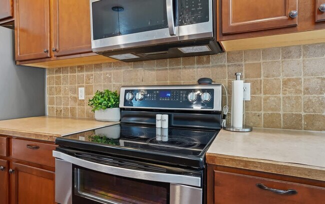 Building Photo - 11230 Silver River Loop