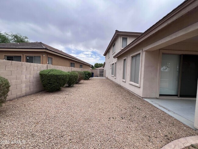 Building Photo - 218 E Sunburst Ln