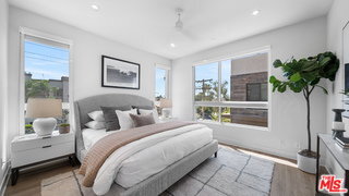 Building Photo - 2111 N Cahuenga Blvd