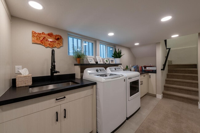 Building Photo - 1139 E Sherman Ave