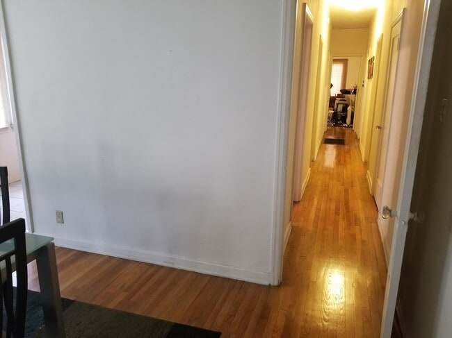 Building Photo - 466 N Orange Grove Ave