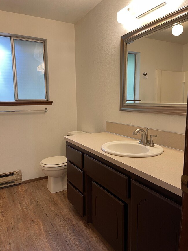 Building Photo - 116 N 3rd Ave SW