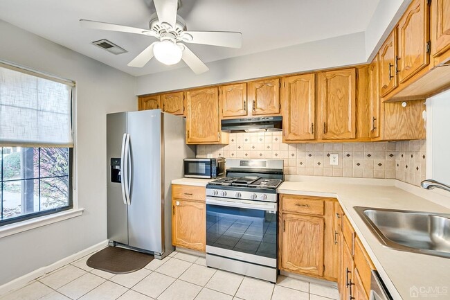 Building Photo - 1209 Woodbridge Commons Way